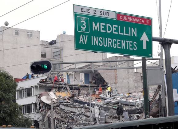 September 20, 2017 - Ciudad De Mexico, CIUDAD DE MEXICO - EUM20170920NAC40.JPG .CIUDAD DE MEXICO EarthquakeSismo-CDMX.- 20 de septiembre de 2017, aspecto de los trabajos de rescate en las edificaciones derrumbadas por el sismo de 7.1 grados que se registro el martes 19 de septiembre de 2017. En imagen, un edificio derrumbado en el numero 286 de avenida Ãlvaro Obregon, delegacion Cuauhtemoc. Foto: Agencia EL UNIVERSALIvan Stephens MAVC Ciudad De Mexico  - ZUMAu78_ 20170920_zaf_u78_045 Copyright: xElxUniversalx