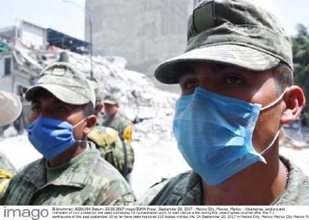 September 20, 2017 - Mexico City, Mexico, Mexico - Voluntaries, soldiers and members of civil protection are seen continuing his humanitarian work to wait rescue a life during the catastrophes ocurred after the 7.1 earthquake of the past september 19 so far have been registred 225 bodies without life. On September 20, 2017 in Mexico City, Mexico Mexico City Mexico  - ZUMAn230 20170920_zaa_n230_531 Copyright: xCarlosxTischlerx