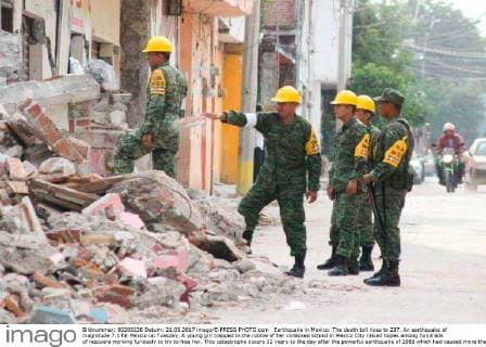 Earthquake in Mexico: The death toll rises to 237. An earthquake of magnitude 7.1 hit Mexico on Tuesday. A young girl trapped in the rubble of her collapsed school in Mexico City raised hopes among hundreds of rescuers working furiously to try to free her. This catastrophe occurs 32 years to the day after the powerful earthquake of 1985 which had caused more than 10,000 deaths. Mexico Mexico  549046