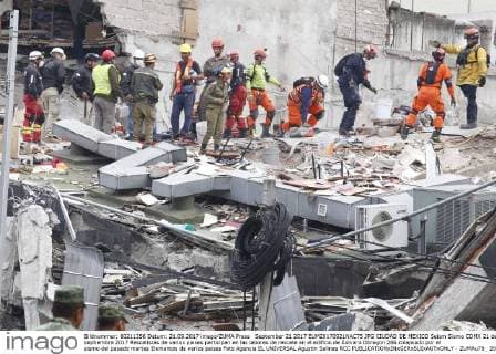 September 21 2017 EUM20170921NAC75 JPG CIUDAD DE MEXICO Seism Sismo CDMX 21 de septiembre 2017 Rescatistas de varios paises participan en las labores de rescate en el edificio de Ãlvaro Obregon 286 colapsado por el sismo del pasado martes Elementos de varios paises Foto Agencia EL UNIVERSAL Agustin Salinas RCC  - ZUMAu78_ 20170921_zaf_u78_102 Copyright: xAgustinxSalinasx