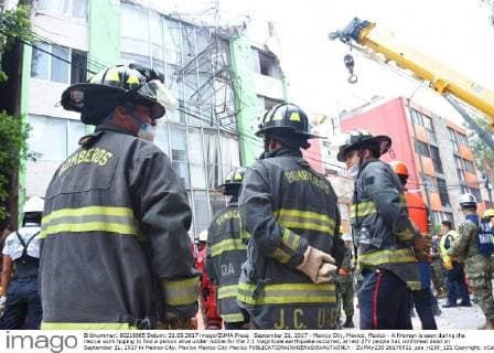 September 21, 2017 - Mexico City, Mexico, Mexico - A fireman is seen during the rescue work hoping to find a person alive under rubble for the 7.1 magnitude earthquake occurred, at lest 273 people has confirmed dead on September 21, 2017 in Mexico City, Mexico Mexico City Mexico  - ZUMAn230 20170921_zaa_n230_121 Copyright: xCarlosxTischlerx