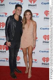 September 22, 2017 - Las Vegas, Nevada, United States of America - Reality TV personalities Becca Tilley and Wells Adams attend the 2017 iHeart Radio Music Festival Day 1 on September22, 2017 at the T-Mobile Arena in Las Vegas, Nevada Las Vegas United States of America - ZUMAt114 20170922_zap_t114_138 Copyright: xMarcelxThomasx