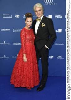 Walter Sittler mit Begleitung bei der Verleihung des 6. Deutschen Schauspielerpreises 2017 im Zoo Palast. Berlin, 22.09.2017 Foto:xF.xKernx xFuturexImage