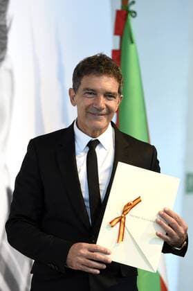 Bilder des Tages Antonio Banderas bei der Verleihung des Premio Nacional de Cinematografia auf dem 65. Internationalen Filmfestival San Sebastian Festival Internacional de Cine de Donostia-San Sebastian im Kulturzentrum Tabakalera. San Sebastian, 23.09.2017 Foto:xC.xNiehausx xFuturexImage