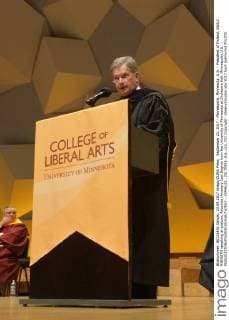 September 23, 2017 - Minneapolis, Minnesota, U.S. - President of Finland, SAULI NIINISTO speaking at podium, Receives Honorary Law Degree from the University of Minnesota at Orchestra Hall. Minneapolis U.S. - ZUMAu22_ 20170923_sha_u22_722 Copyright: xSeanxSmudax