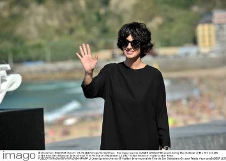 Paz Vega receives JAEGER LECOULTRE award during the photocall of the film ALANIS in the 65th San Sebastian International Film Festival on September 23 2017 in San Sebastian Spain Cordon Press  JosexIgnacioxUnanue 65 Festival Internacional de Cine de San Sebastian