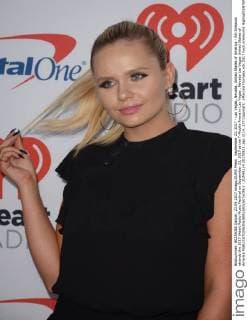 September 23, 2017 - Las Vegas, Nevada, United States of America - Alli Simpson attends the 2017 iHeart Radio Music Festival on September 23, 2017 at the T-Mobile Arena in Las Vegas , Nevada Las Vegas United States of America - ZUMAt114 20170923_zap_t114_177 Copyright: xMarcelxThomasx