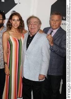 September 24, 2017 - New York, New York, U.S. - ALEXANDRA TURSHEN,FREDDIE ROMAN,PAUL REISER.at RED OAKS Season 3 Premiere.at the Tribeca TV Festival at Cinepolis Chelsea.9-24-2017. Photos 2017. New York U.S. - ZUMAba9_ 20170924_zaf_ba9_064 Copyright: xJohnxBarrettx