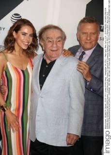 September 24, 2017 - New York, New York, U.S. - ALEXANDRA TURSHEN,FREDDIE ROMAN,PAUL REISER.at RED OAKS Season 3 Premiere.at the Tribeca TV Festival at Cinepolis Chelsea.9-24-2017. Photos 2017. New York U.S. - ZUMAba9_ 20170924_zaf_ba9_071 Copyright: xJohnxBarrettx
