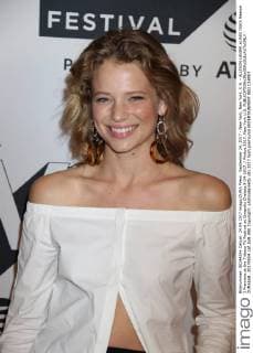 September 24, 2017 - New York, New York, U.S. - ALLISON LANIER.at RED OAKS Season 3 Premiere.at the Tribeca TV Festival at Cinepolis Chelsea.9-24-2017. Photos 2017. New York U.S. - ZUMAba9_ 20170924_zaf_ba9_080 Copyright: xJohnxBarrettx