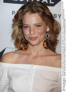 September 24, 2017 - New York, New York, U.S. - ALLISON LANIER.at RED OAKS Season 3 Premiere.at the Tribeca TV Festival at Cinepolis Chelsea.9-24-2017. Photos 2017. New York U.S. - ZUMAba9_ 20170924_zaf_ba9_081 Copyright: xJohnxBarrettx