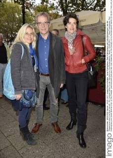 Nina Frielinghaus Paul Frielinghaus and Juliet Bremer man at the Theater premiere and God said We must Speeches in the Comedy at Kurfürstendamm Berlin 25 09 2017 Foto:xN.xKubelkax xFuturexImage
