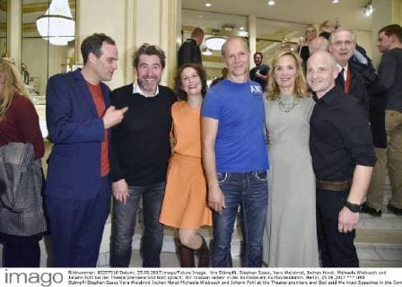 URS Stämpfli Stephan Szasz Vera Weisbrod Jochen Horst Michaela Wiebusch and Johann Fohl at the Theater premiere and God said We must Speeches in the Comedy at Kurfürstendamm Berlin 25 09 2017 Foto:xN.xKubelkax xFuturexImage