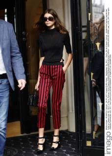 September 26, 2017 - Paris, Ile de France, France - Model Kaia Gerber leaves her hotel on September 26, 2017 in Paris, France. Paris France  - ZUMAn230 20170926_zaa_n230_284 Copyright: xMehdixTaamallahx