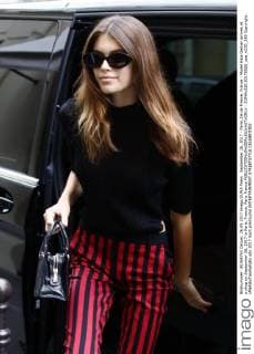 September 26, 2017 - Paris, Ile de France, France - Model Kaia Gerber arrives at a shop on September 26, 2017 in Paris, France. Paris France  - ZUMAn230 20170926_zaa_n230_280 Copyright: xMehdixTaamallahx