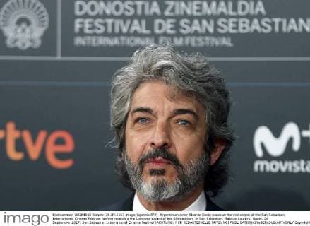 Argentinian actor Ricardo Darin poses at the red carpet of the San Sebastian International Cinema Festival, before receiving the Donostia Award of the 65th edition, in San Sebastian, Basque Country, Spain, 26 September 2017. San Sebastian International Cinema Festival !ACHTUNG: NUR REDAKTIONELLE NUTZUNG!  Copyright: xJavierxEtxezarretax SSB004 20170926-636420629408016303