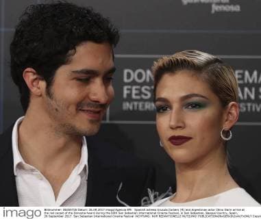 Spanish actress Urusula Corbero (R) and Argentinian actor Chino Darin arrive at the red carpet of the Donostia Award during the 65th San Sebastian International Cinema Festival, in San Sebastian, Basque Country, Spain, 26 September 2017. San Sebastian International Cinema Festival !ACHTUNG: NUR REDAKTIONELLE NUTZUNG!  Copyright: xJavierxEtxezarretax SSB020 20170926-636420664247848917
