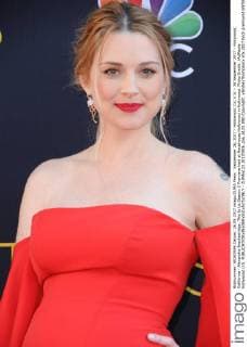 September 26, 2017 - Hollywood, CA, U.S. - 26 September 2017 - Hollywood, California - Alexandra Breckenridge. This Is Us Season 2 Premiere held at Neuehouse Hollywood in Hollywood. Photo Credit: AdMedia Hollywood U.S. - ZUMAa123 20170926_zaa_a123_090 Copyright: xBirdiexThompsonx