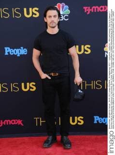 26 September 2017 - Hollywood, California - Milo Ventimiglia. This Is Us Season 2 Premiere held at Neuehouse Hollywood in Hollywood. Photo Credit: Birdie Thompson AdMedia 220982 AdMedia Starface 2017-09-26 CA Hollywood Etats-Unis  Copyright: xAdMediax STAR_220982_009