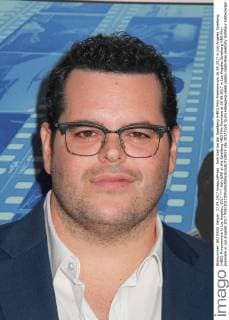 Josh GAD at the Spielberg HBO Film Premiere at 26 09 2017 in Los Angeles Spielberg HBO Film premiere in Los Angeles 2017