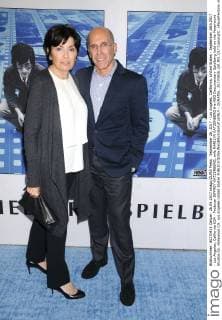 September 26, 2017 - Los Angeles, California, United States - September 26th 2017 - Los Angeles, California USA - Producer JEFFREY KATZENBERG, wife MARILYN KATZENBERG the HBO Documentary Spielberg held on the Paramount Studios lot, Hollywood CA. Los Angeles United States - ZUMAf05_ 20170926_zaf_f05_017 Copyright: xPaulxFentonx