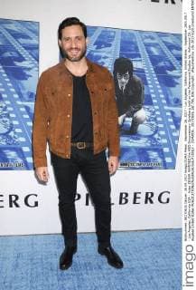 September 26, 2017 - Los Angeles, California, United States - September 26th 2017 - Los Angeles, California USA - Actor EDGAR RAMIREZ the HBO Documentary Spielberg held on the Paramount Studios lot, Hollywood CA. Los Angeles United States - ZUMAf05_ 20170926_zaf_f05_026 Copyright: xPaulxFentonx
