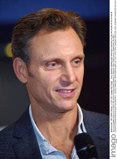 Tony Goldwyn speaks with television reporters on the red carpet as he arrives at the Los Angeles premiere of Mark Felt at the Writers Guild Theater in Beverly Hills, California on September 26, 2017.  LAP20170926709 CHRISTINExCHEW