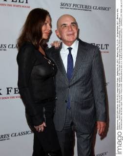 September 26, 2017 - Beverly Hills, CA, U.S. - 26 September 2017 - Beverly Hills, California - Robert Shapiro with wife Linell Shapiro. Ã¢â‚¬oeMark Felt: The Man Who Brought Down The White HouseÃ¢â‚¬Â Los Angeles Premiere held at the Writers Guild Theatre. Photo Credit: AdMedia Beverly Hills U.S. - ZUMAa123 20170926_zaa_a123_171 Copyright: xAdmediax