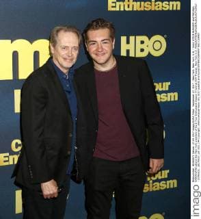 September 27, 2017 - New York, New York, U.S. - Actor STEVE BUSCEMI and MICHAEL GANDOLFINI.attend the New York premiere of Curb Your Enthusiasm Season 9 held at SVA Theater. New York U.S. - ZUMAk03_ 20170927_zaf_k03_144 Copyright: xNancyxKaszermanx