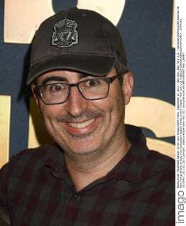 September 27, 2017 - New York, New York, U.S. - Comedian JOHN OLIVER attends the New York premiere of Curb Your Enthusiasm Season 9 held at SVA Theater. New York U.S. - ZUMAk03_ 20170927_zaf_k03_152 Copyright: xNancyxKaszermanx