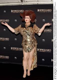 Miss Wommy Wonder Drag Queen Germany Stuttgart Event Premiere Bodyguard the Musical at 28 09 2017 Stage Palladium Theatre