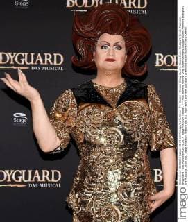 Miss Wommy Wonder Drag Queen Germany Stuttgart Event Premiere Bodyguard the Musical at 28 09 2017 Stage Palladium Theatre