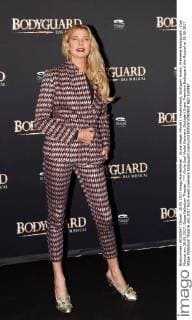 Giulia Seal Model Germany Stuttgart Event Premiere Bodyguard the Musical at 28 09 2017 Stage Palladium Theatre
