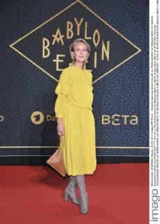 Arrival to World premiere from Babylon Berlin in Berlin Ensamble in Berlin at 28 09 2017