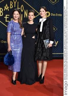 Hannah Herzsprung Liv Lisa Fries and Fritzi Haberlandt at the Babylon Berlin Series Premiere at 28 09 2017 in Berlin Babylon Berlin Sky and ARD Series premiere in Berlin 2017