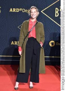 Chiara Schoras at the Babylon Berlin Series Premiere at 28 09 2017 in Berlin Babylon Berlin Sky and ARD Series premiere in Berlin 2017