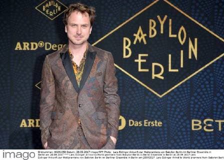 Lars Eidinger Arrival to World premiere from Babylon Berlin in Berlin Ensamble in Berlin at 28 09 2017