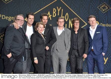 Stefan Arndt Tom Tykwer Kirsten Niehuus Achim from Borries Henk Uwe Schott Michael Polle V r n l Arrival to World premiere from Babylon Berlin in Berlin Ensamble in Berlin at 28 09 2017