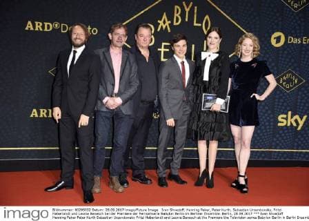 Ivan Shvedoff Henning Peker Peter Kurth Sebastian Urzendowsky Fritzi Haberlandt and Leonie Benesch at the Premiere the Television series Babylon Berlin in Berlin Ensemble Berlin 28 09 2017 Foto:xF.xKernx xFuturexImage