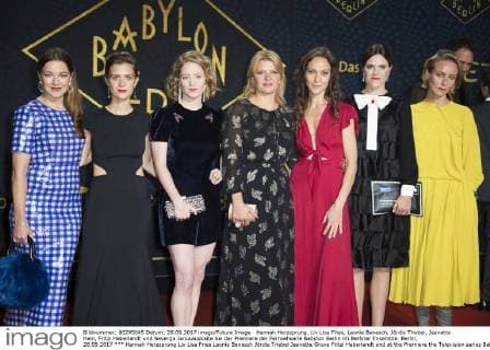 Hannah Herzsprung Liv Lisa Fries Leonie Benesch Jördis Triebel Jeanette Grove Fritzi Haberlandt and at the Premiere the Television series Babylon Berlin in Berlin Ensemble Berlin 28 09 2017 Foto:xF.xKernx xFuturexImage