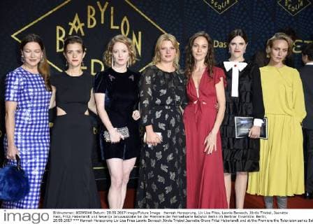 Hannah Herzsprung Liv Lisa Fries Leonie Benesch Jördis Triebel Jeanette Grove Fritzi Haberlandt and at the Premiere the Television series Babylon Berlin in Berlin Ensemble Berlin 28 09 2017 Foto:xF.xKernx xFuturexImage
