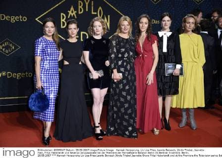 Hannah Herzsprung Liv Lisa Fries Leonie Benesch Jördis Triebel Jeanette Grove Fritzi Haberlandt and at the Premiere the Television series Babylon Berlin in Berlin Ensemble Berlin 28 09 2017 Foto:xF.xKernx xFuturexImage