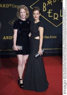 Leonie Benesch and Liv Lisa Fries at the Premiere the Television series Babylon Berlin in Berlin Ensemble Berlin 28 09 2017 Foto:xF.xKernx xFuturexImage