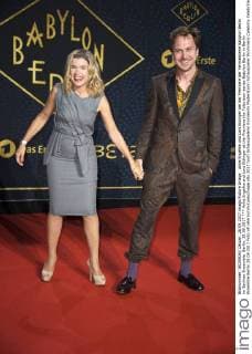 Anke Engelke and Lars Eidinger at the Premiere the Television series Babylon Berlin in Berlin Ensemble Berlin 28 09 2017 Foto:xF.xKernx xFuturexImage