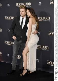 Joern Schlönvoigt and Girlfriend Hanna Weig at the Premiere the Musicals Bodyguard the Musical in Stage Palladium Theatre Stuttgart 28 09 2017 Foto:xN.xKubelkax xFuturexImage