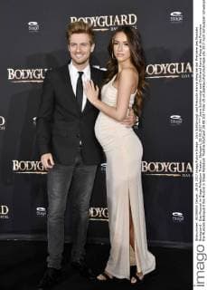 Joern Schlönvoigt and Girlfriend Hanna Weig at the Premiere the Musicals Bodyguard the Musical in Stage Palladium Theatre Stuttgart 28 09 2017 Foto:xN.xKubelkax xFuturexImage