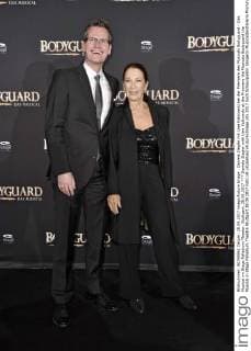 Daniela Ziegler with Uwe Kalkowski at the Premiere the Musicals Bodyguard the Musical in Stage Palladium Theatre Stuttgart 28 09 2017 Foto:xN.xKubelkax xFuturexImage