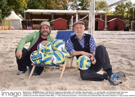 the Artists Klaus Schaefer l r and Artists and Cartoonist Peter Gaymann Pseudonym P Gay at press conference Cologne Artists over at 29 09 2017 the Cologne Beach Volleyball Asset Playa in Cologne to 20 years Anniversary 20 from them Painted Molten Balls