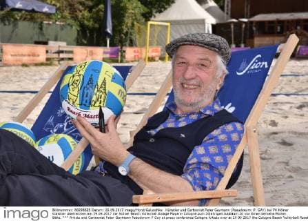 Artists and Cartoonist Peter Gaymann Pseudonym P Gay at press conference Cologne Artists over at 29 09 2017 the Cologne Beach Volleyball Asset Playa in Cologne to 20 years Anniversary 20 from them Painted Molten Balls
