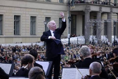 Daniel Barenboim and the Staatskapelle Berlin the State Opera for all 2017 Event on the Bebelplatz Berlin 30 09 2017 Foto:xT.xBartillax xFuturexImage